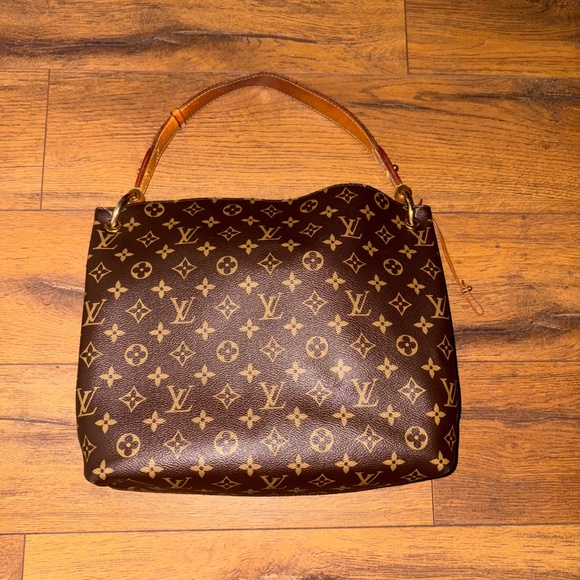 Louis Vuitton Shoulder Bag - Picture 2 of 4